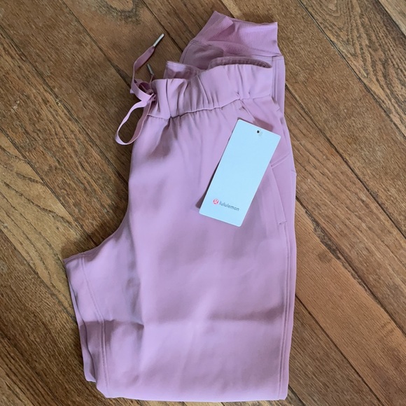 NWT lululemon On the Fly Jogger WOVEN Easy Care Pink Taupe  28"  Size 6 8 - Picture 6 of 8